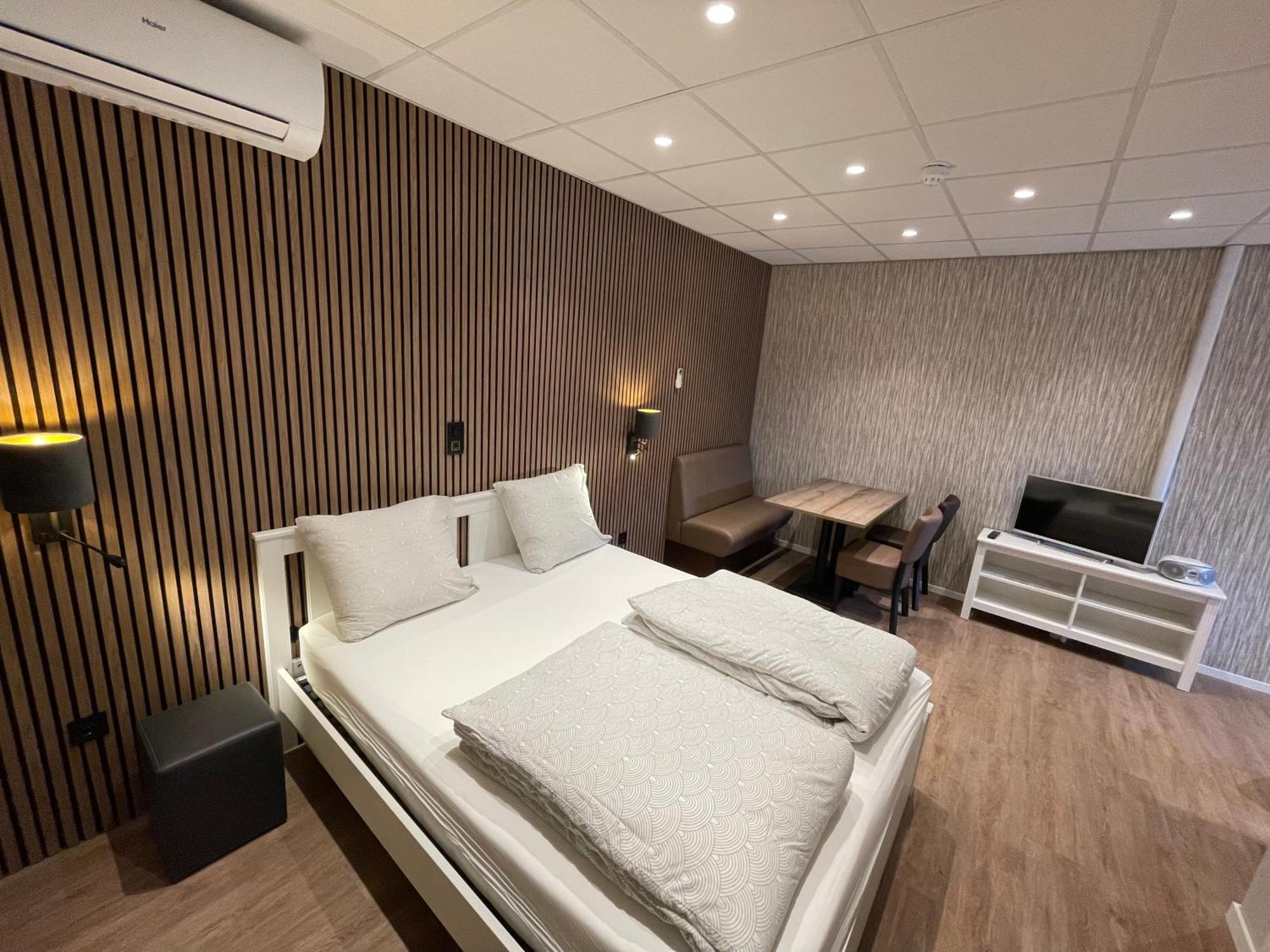 Residence De Kaaipoort Appartementen Aardenburg Esterno foto